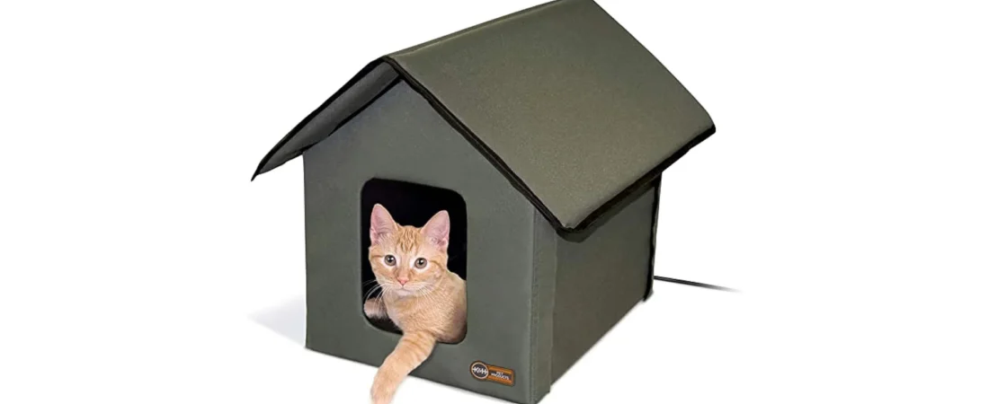 Best Outdoor Cat House (2026): 7 Heated and Insulated Picks for Winter